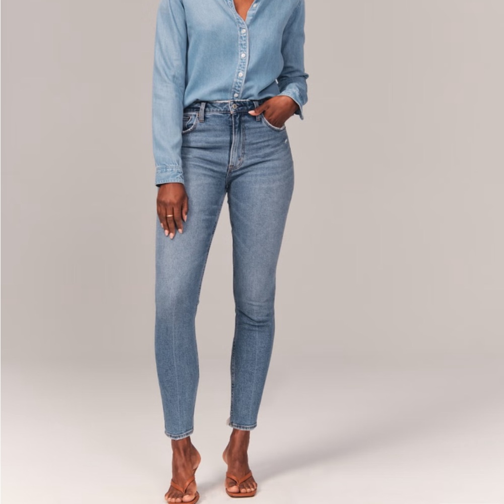 Abercrombie & Fitch Curve Love High Rise Skinny Jean